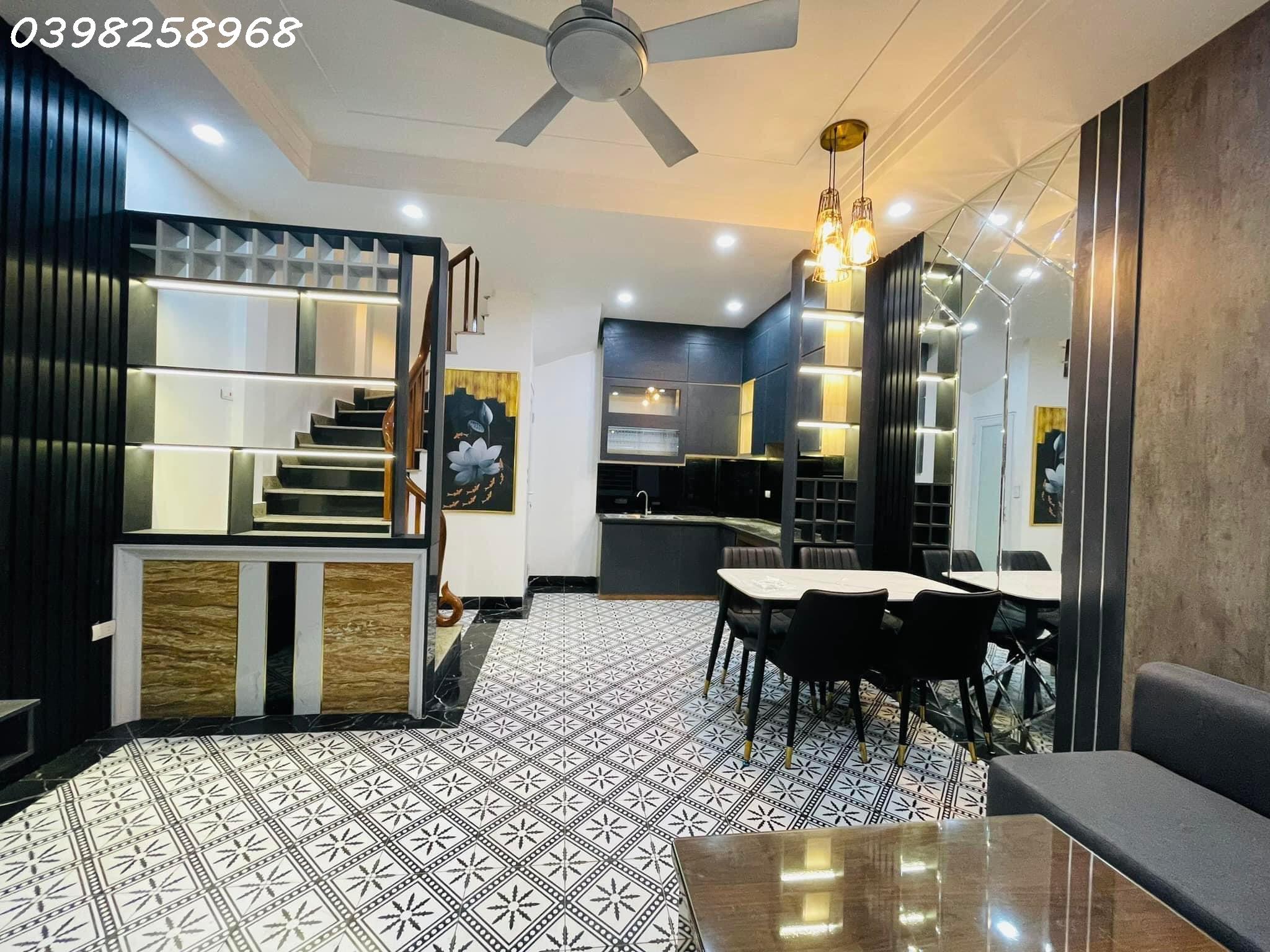 BÁN NHÀ PHẠM NGỌC THẠCH, 48m2x 3T, MT5m, Ô TÔ ĐỖ CỔNG, KINH DOANH, CHỈ NHỈNH 3 TỶ