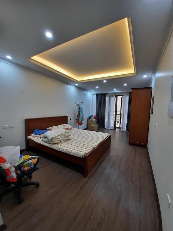 Bán nhà Đường Láng 65m2, 4 tầng khung cột, mặt tiền rộng rất hiếm chỉ 5,2 tỷ