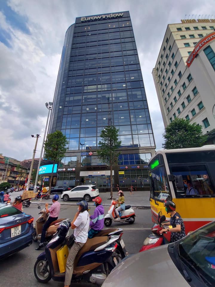 BÁN TÒA NHÀ VĂN PHÒNG 9 TẦNG MẶT PHỐ TRUNG TÂM QUẬN CẦU GIẤY 150m2, MT 7M, NHỈNH 60 TỶ.