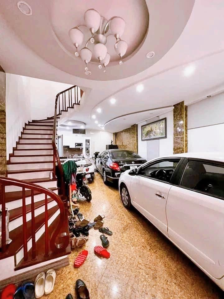 NGUYỄN KHÁNH TOÀN, PHÂN LÔ, GARA ĐÔI, Ô TÔ VÀO SÂN, NỞ HẬU, NHÀ V.I.P. 5 TẦNG, 62M, NHỈNH 10 TỶ.