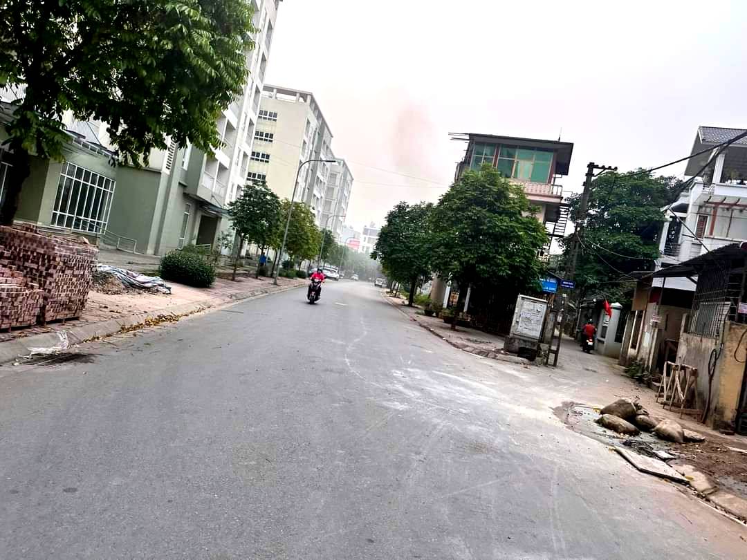 CẦN BÁN ĐẤT PHƯỜNG THƯỢNG THANH ,VUÔNG VẮN , NGÕ Ô TÔ , NHỎ TIỀN .