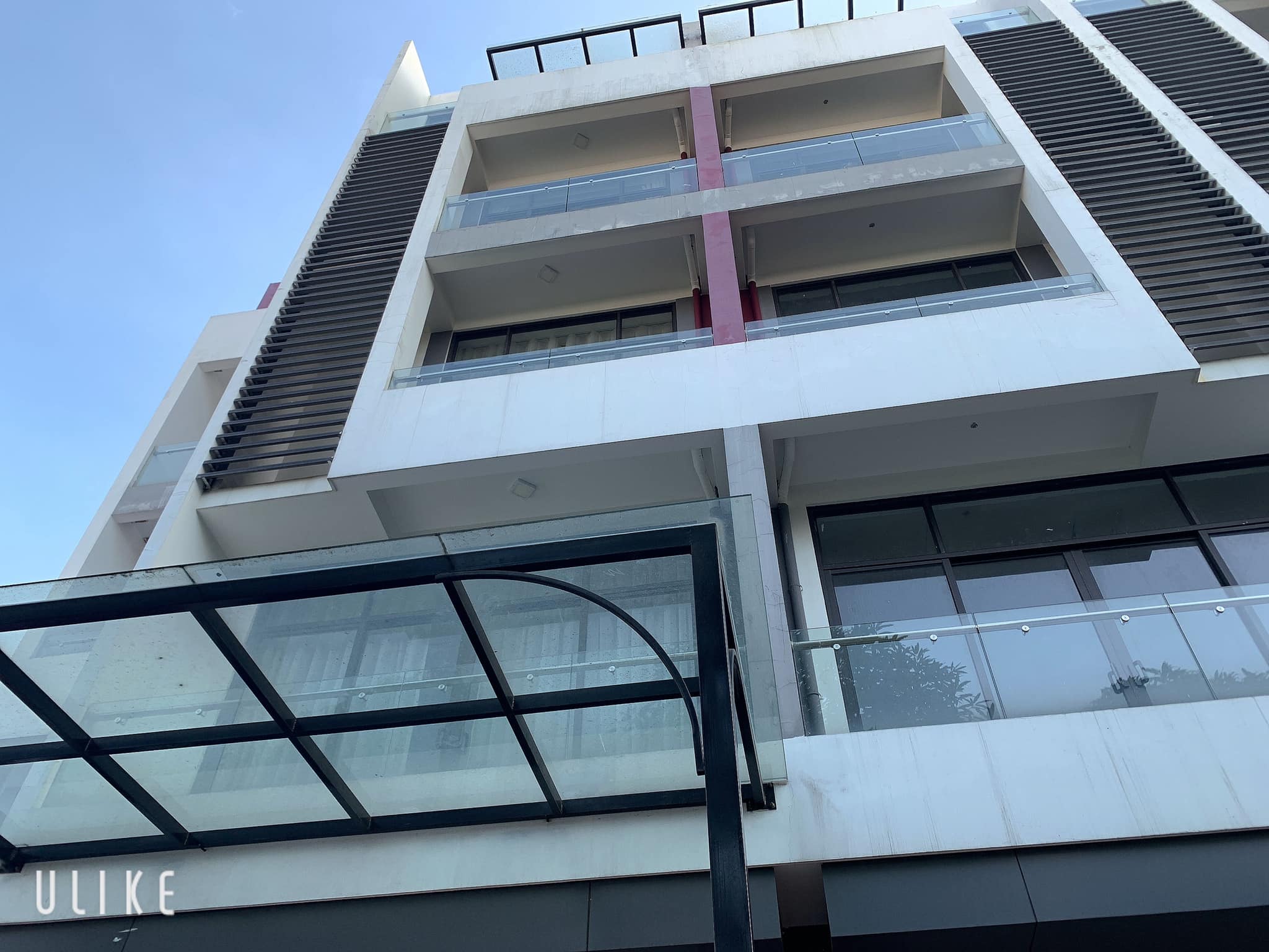 KHU CAO CẤP ĐỨC GIANG LONG BIÊN VỈA HÈ RỘNG, XE ĐỂ NGÀY ĐÊM