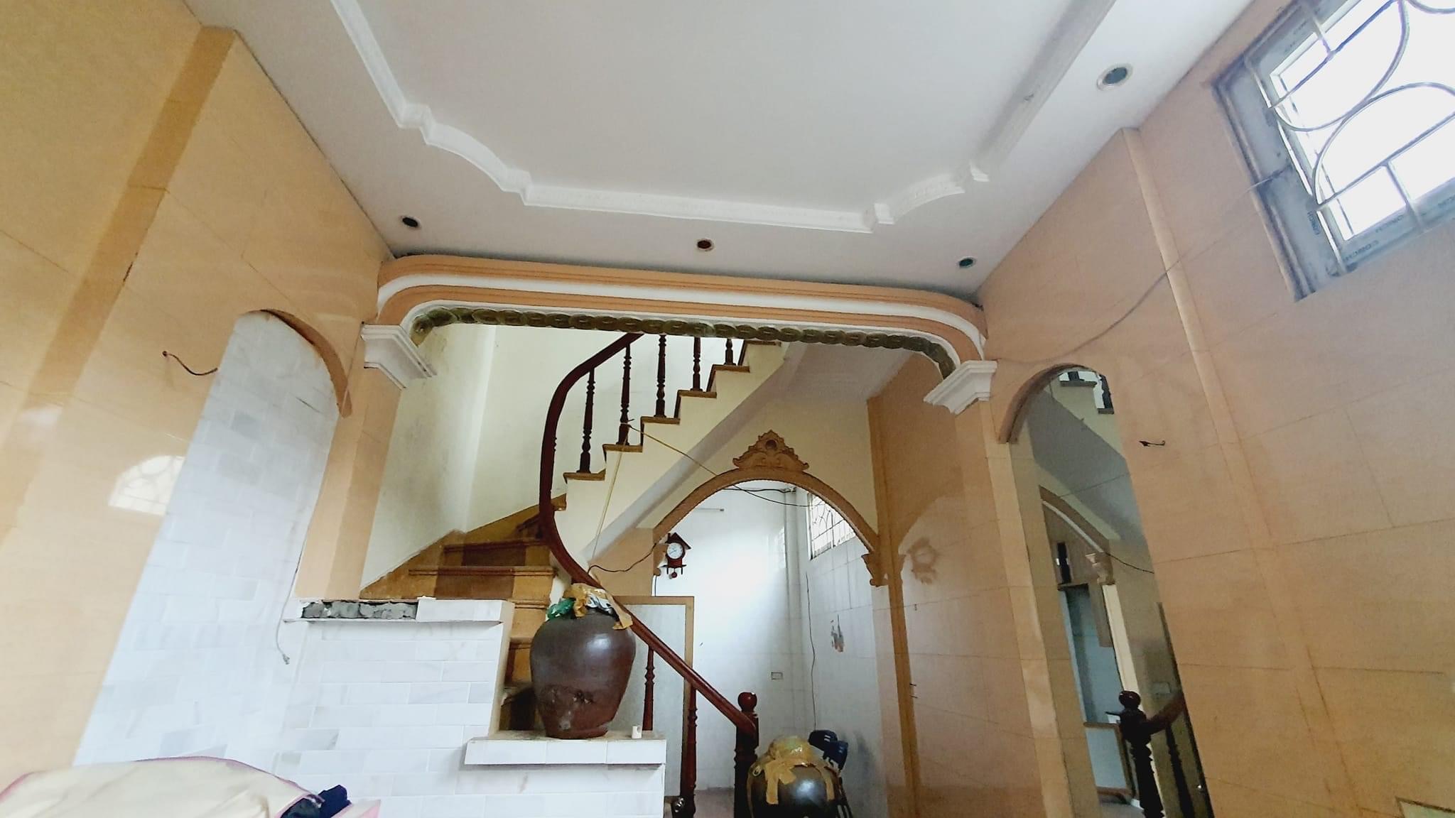 BÁN NHÀ LINH QUANG QUẬN ĐỐNG ĐA - 32M 4 TẦNG MT 3.5M - HƠN 2 TỶ LÔ GÓC 2 THOÁNG NGÕ NÔNG THOÁNG SỔ ĐỎ NỞ HẬU