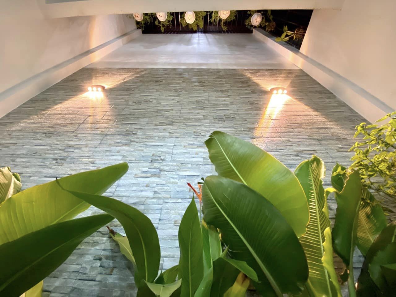 NGUYÊN SƠN - NHÀ MỚI – SIÊU ĐẸP – THANG MÁY CHẠY VÙ VÙ – GARA Ô TÔ.