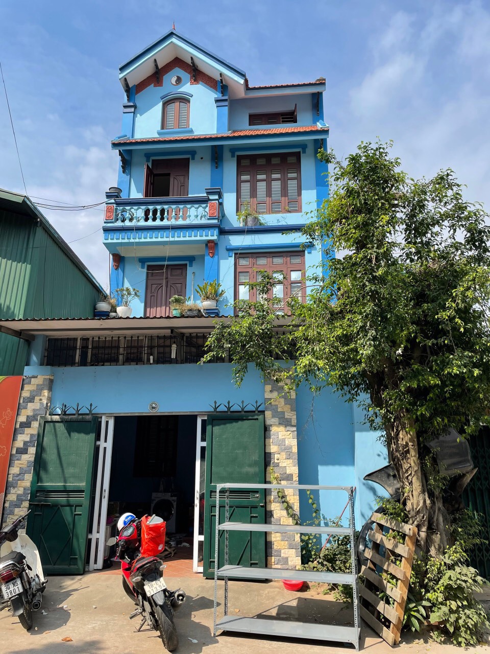 CHO THUÊ NHÀ 100M2 NGŨ HIỆP, THANH TRÌ, 2 Ô TÔ TRÁNH NHAU, VỪA Ở VỪA LÀM VĂN PHÒNG CÔNG TY, KINH DOANH ONLINE. CHỈ 10TR/ THÁNG