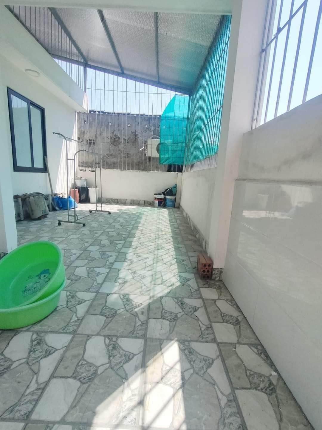 Ô TÔ - KINH DOANH - lÔ GÓC - VÀO Ở LUÔN ĐẠI LA - HAI BÀ TRƯNG.