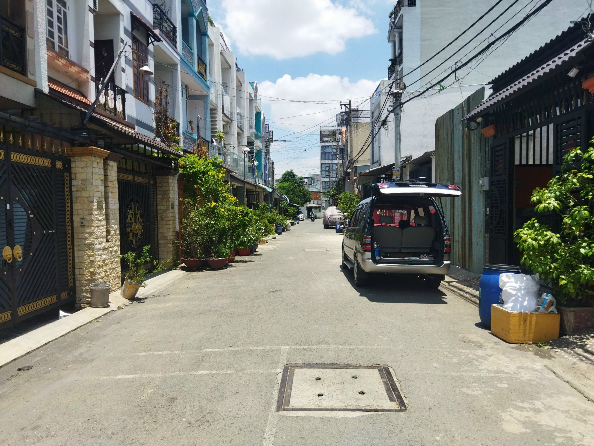 Bán nhà đường Bình Thành, quận Bình Tân, 64m2, 4 tầng, hẻm 6m, giá rẻ