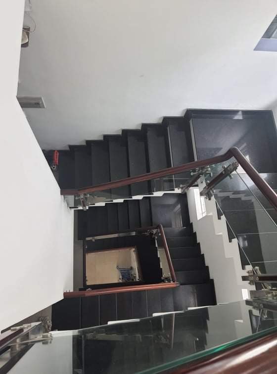 Bán Nhà Quốc Lộ 13 Thủ Đức 220m2 Giá 10 Tỷ Xe Hơi Tránh Ngang Khủng