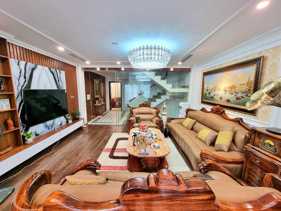 Bán nhà mặt phố Láng Hạ, Đống Đa 83m, 4 tầng, mt 4.5m. Giá: 45 tỷ