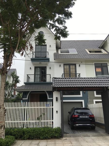 Bán nhà 3 tầng đường Nguyễn Lộ Trạch đối diện shophouse Regal Pavillon