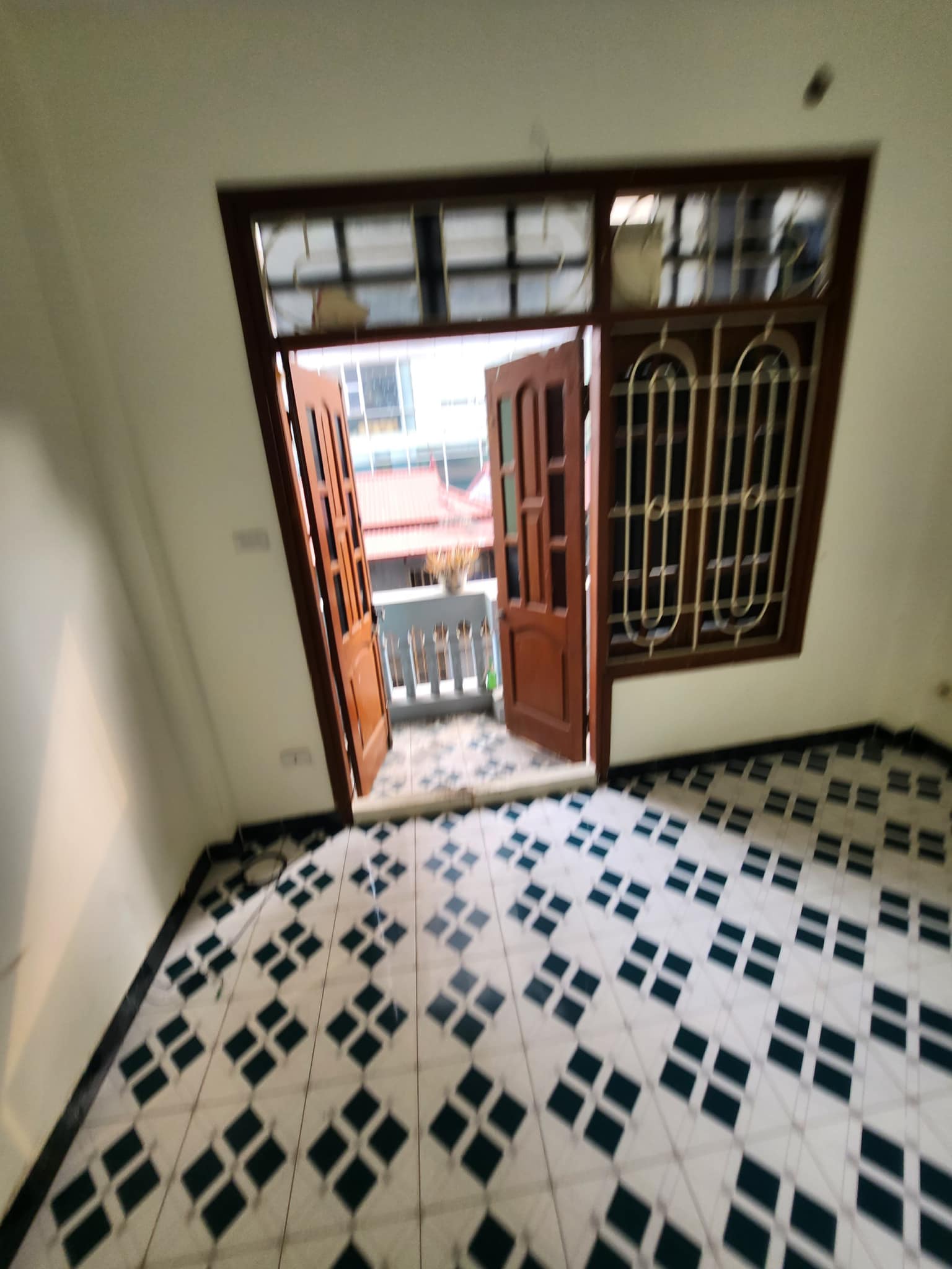 Bán ngôi nhà 55m2 phố Âu Cơ, Tây Hồ Dân xây 4 tầng 10m ngõ Ô tô tránh 4.5 Tỷ.