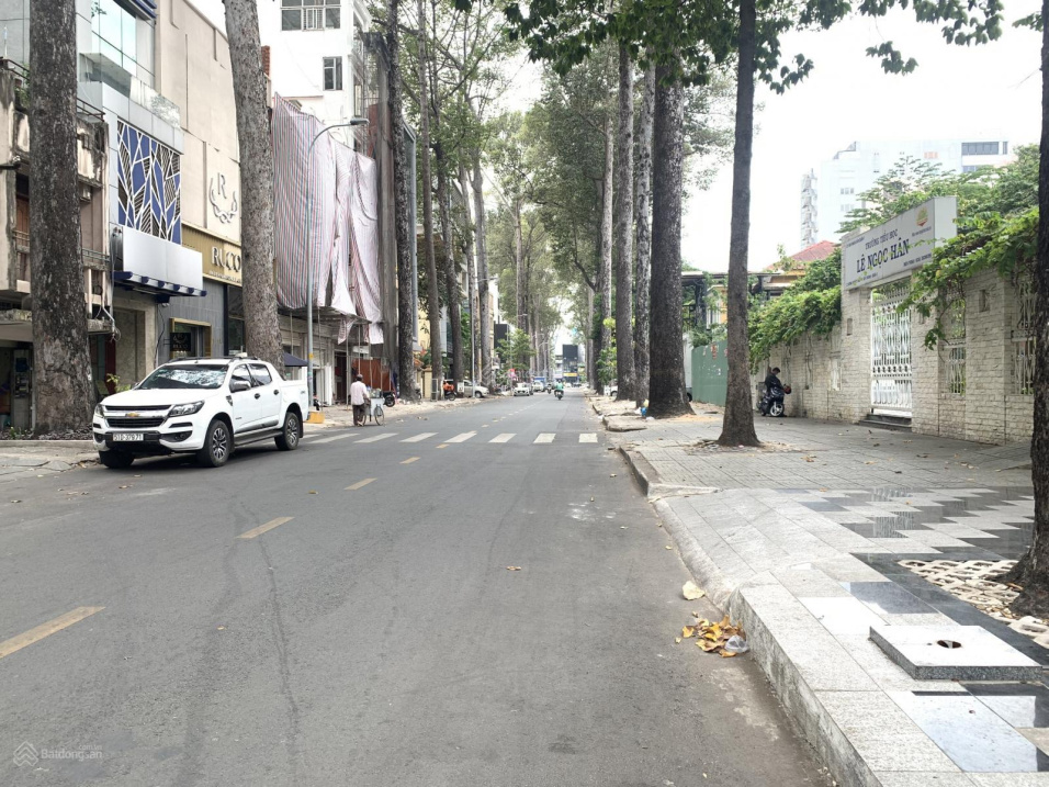 90m2