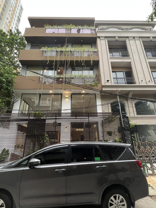 Bán nhà hẻm xe hơi 207 đường 3 Tháng 2, Q10. DT: 7x13m. 5 lầu. Thuê 50tr/th. Giá 16,2 tỷ