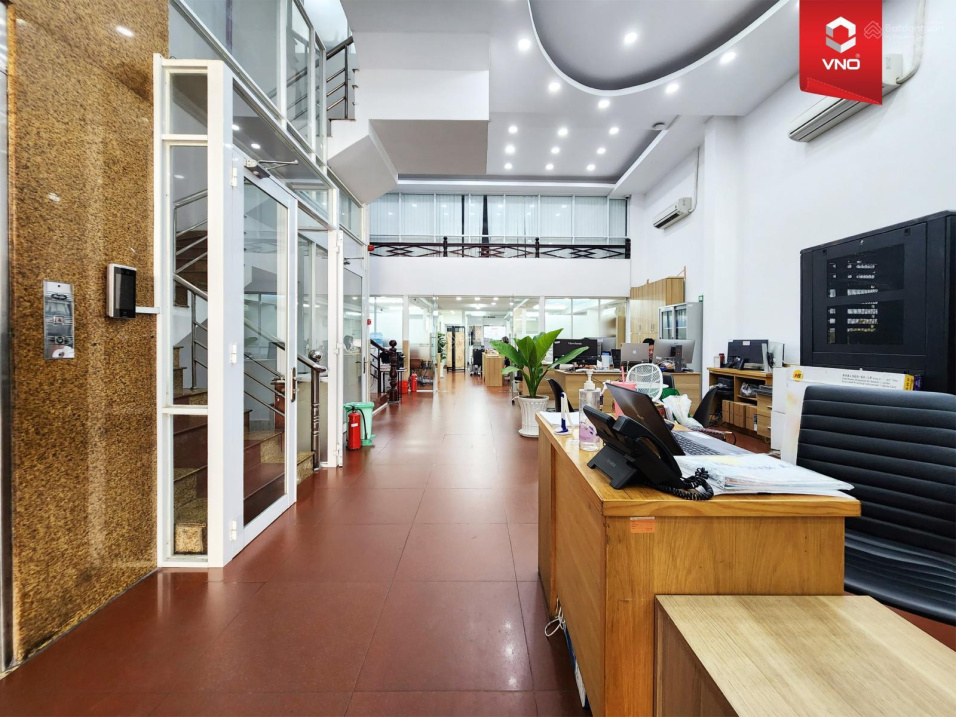 MT Nguyễn Cư Trinh, Quận 1. DT 7.4 x 16m - trệt lầu - HĐT 60tr/th gía 39 tỷ