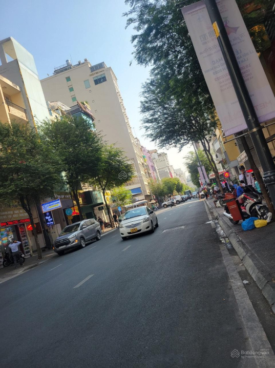 Quá rẻ! MT cách sân bay 5' xe taxi, mặt tiền Đào Duy Anh, 4 x 17 trệt 3 lầu st, giá 13 tỷ TL