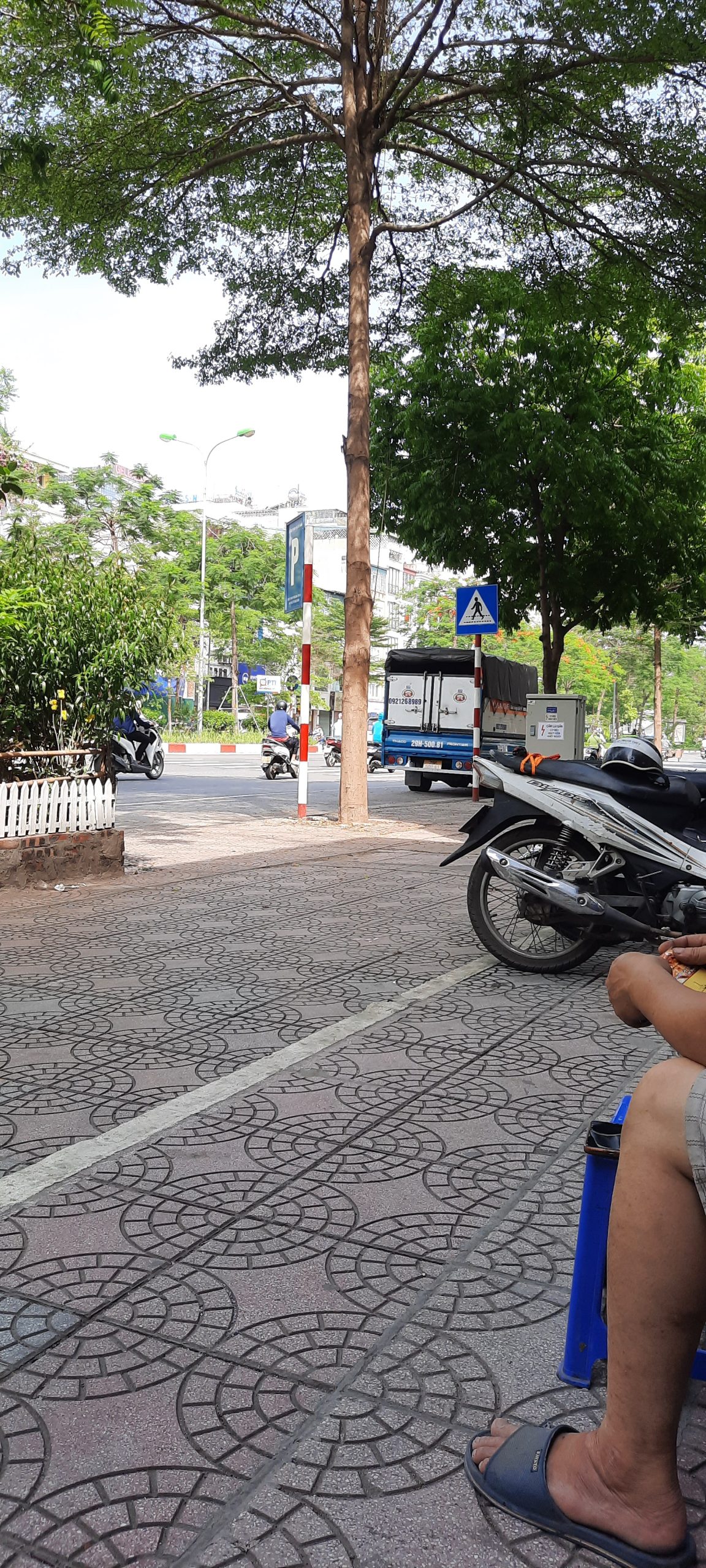 BÁN CHUNG CƯ ĐINH NÚP CẦU GIẤY. DT 72M. HƠN 2 TỶ. ĐANG CẦN BÁN GẤP.