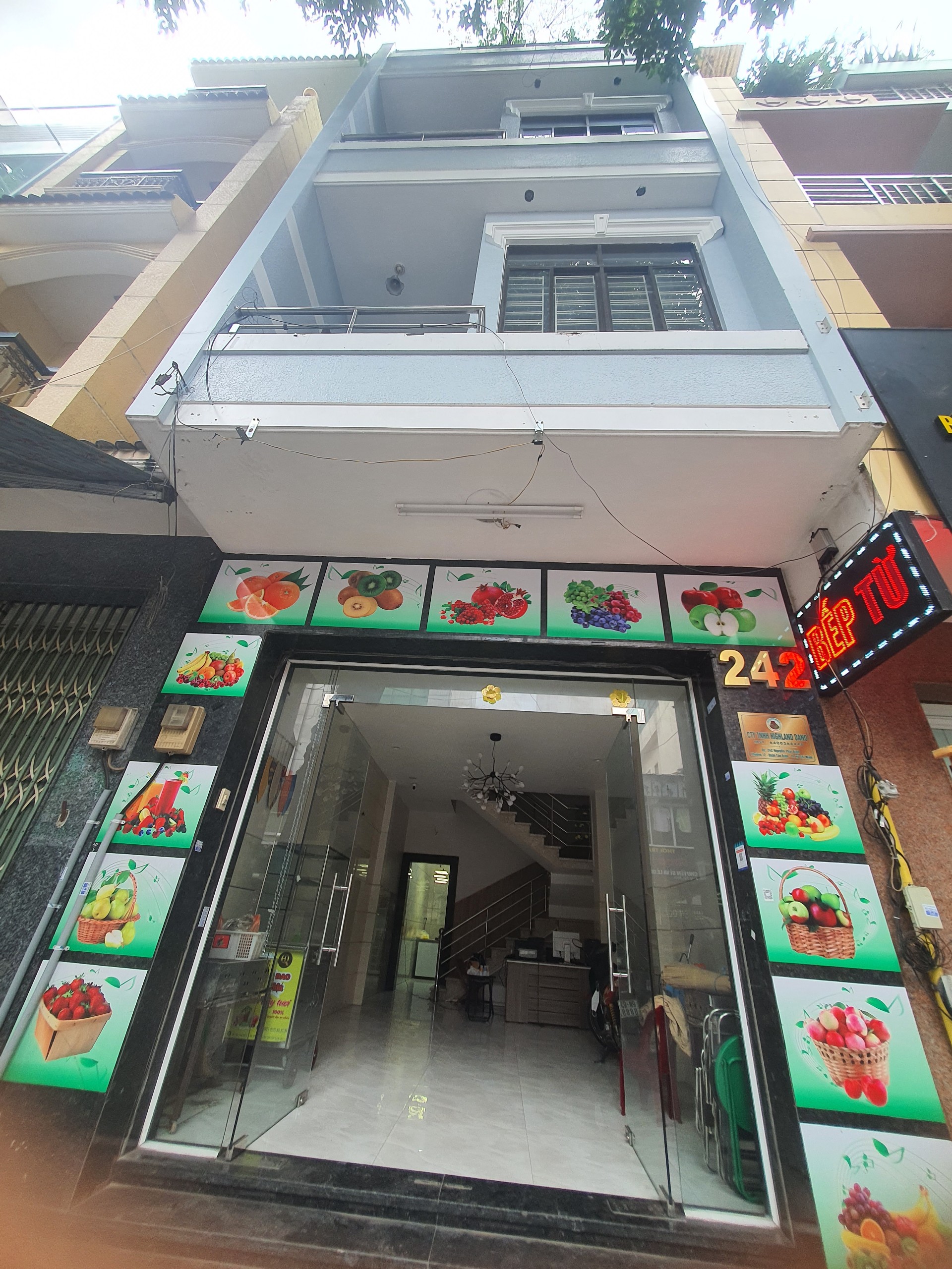 CHO THUÊ VĂN PHÒNG TẦNG 1 CÓ 1 PN, 1 PHÒNG LÀM VIỆC