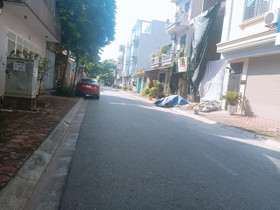 Bán Mảnh Đất Phường Thạch Bàn, Ô Tô Tránh Nhau, Kinh Doanh, 110m2, MT 6m, Nhỉnh 7 Tỷ.