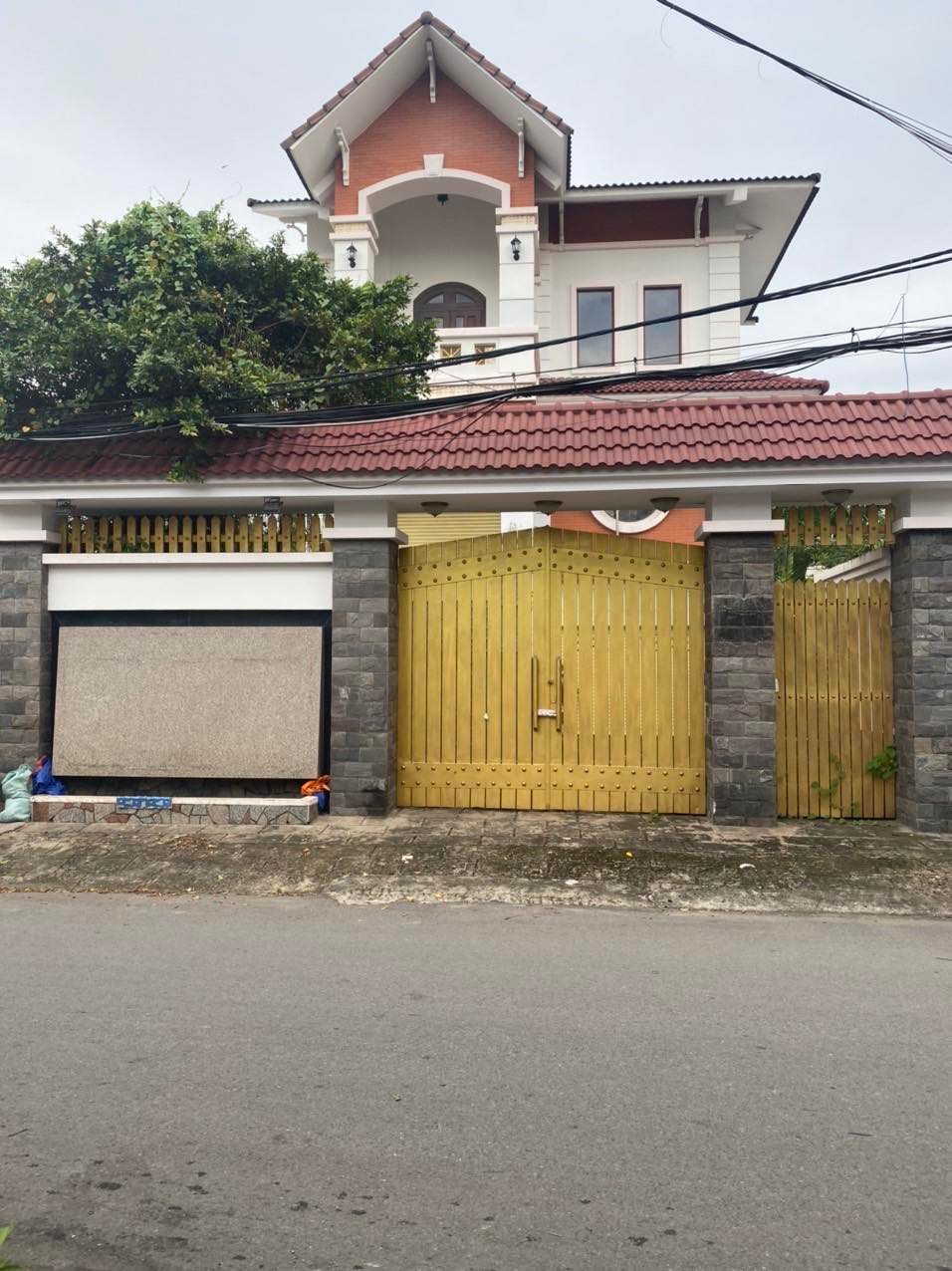 Bán Nhà 3 tầng 240m2 MT Linh Trung ,Tp.Thủ Đức, Chỉ 25 Tỷ TL