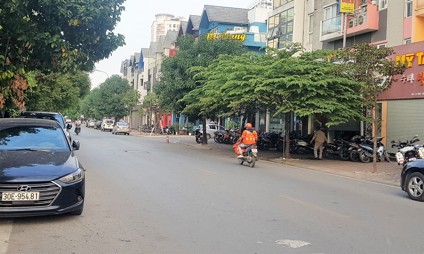 BÁN NHÀ PHỐ NGUYỄN CHÁNH, CẦU GIẤY. VỈA HÈ, OTO, KD. 75m2 x MT6m x 4T 20Tỷ