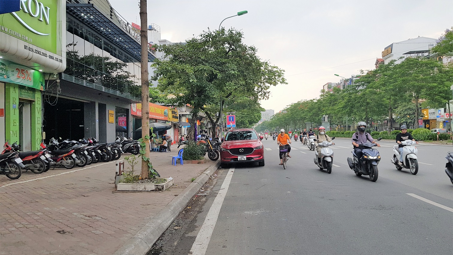 BÁN NHÀ PHỐ XÃ ĐÀN, ĐỐNG ĐA. LÔ GÓC, HÈ 6M, 8 LÀN OTO, KD. DT 140m2 x MT8m. Giá 60Tỷ.