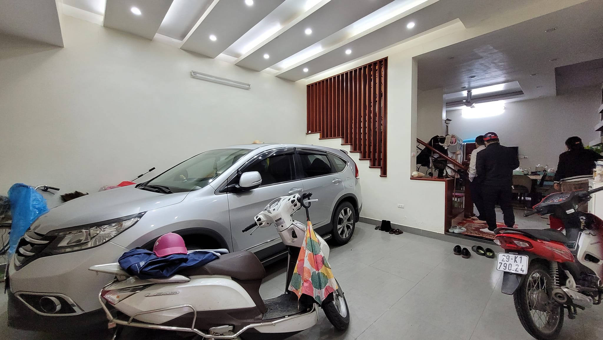 Nhà Đẹp Nguyễn Văn Cừ, Lô Góc Ô Tô Vào Nhà, Kinh Doanh, 60m2, 5 Tầng, Hơn 6 Tỷ.