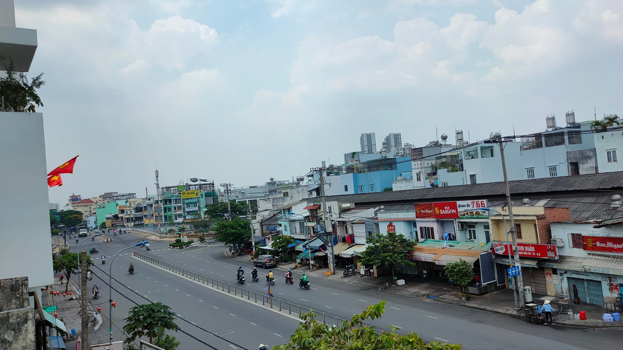 MẶT TIỀN KHỦNG PHẠM VĂN CHÍ- KINH DOANH SẦM UẤT- CÁCH CẦU PHẠM VĂN CHÍ 200M- ĐỨNG TRÊN LẦU NHÌN VIEW SÔNG CỰC KỲ ĐẸP