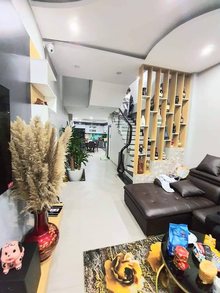 Bán Nhà Phường Bồ Đề, Gần Hồ, Ôtô Đổ Cổng, 33m2, 5 Tầng, Nhỉnh 4 Tỷ.