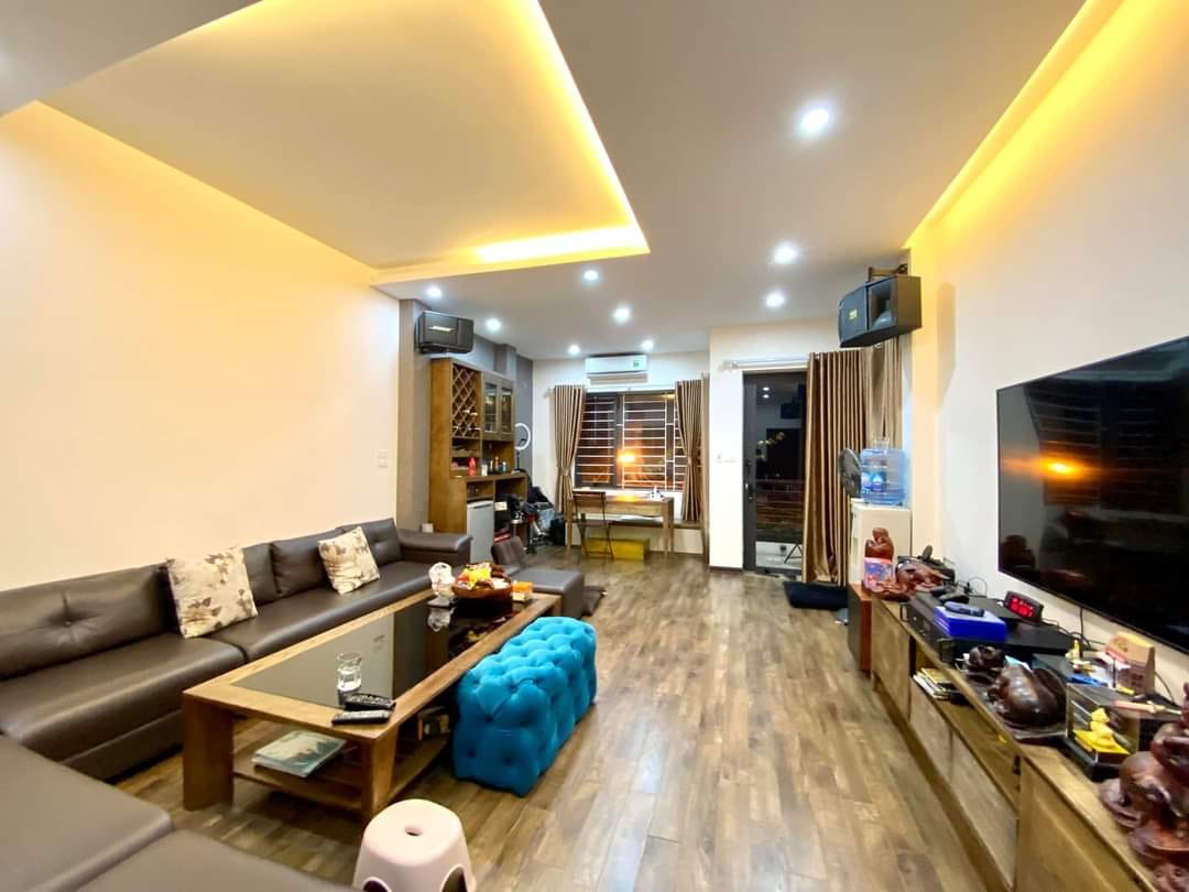 Bán Nhà Phố Ngọc Lâm, ÔTô Đỗ Cổng, 10M Ra Mặt Phố, Kinh Doanh, 60m2, 4 Tầng, Hơn 4 Tỷ.