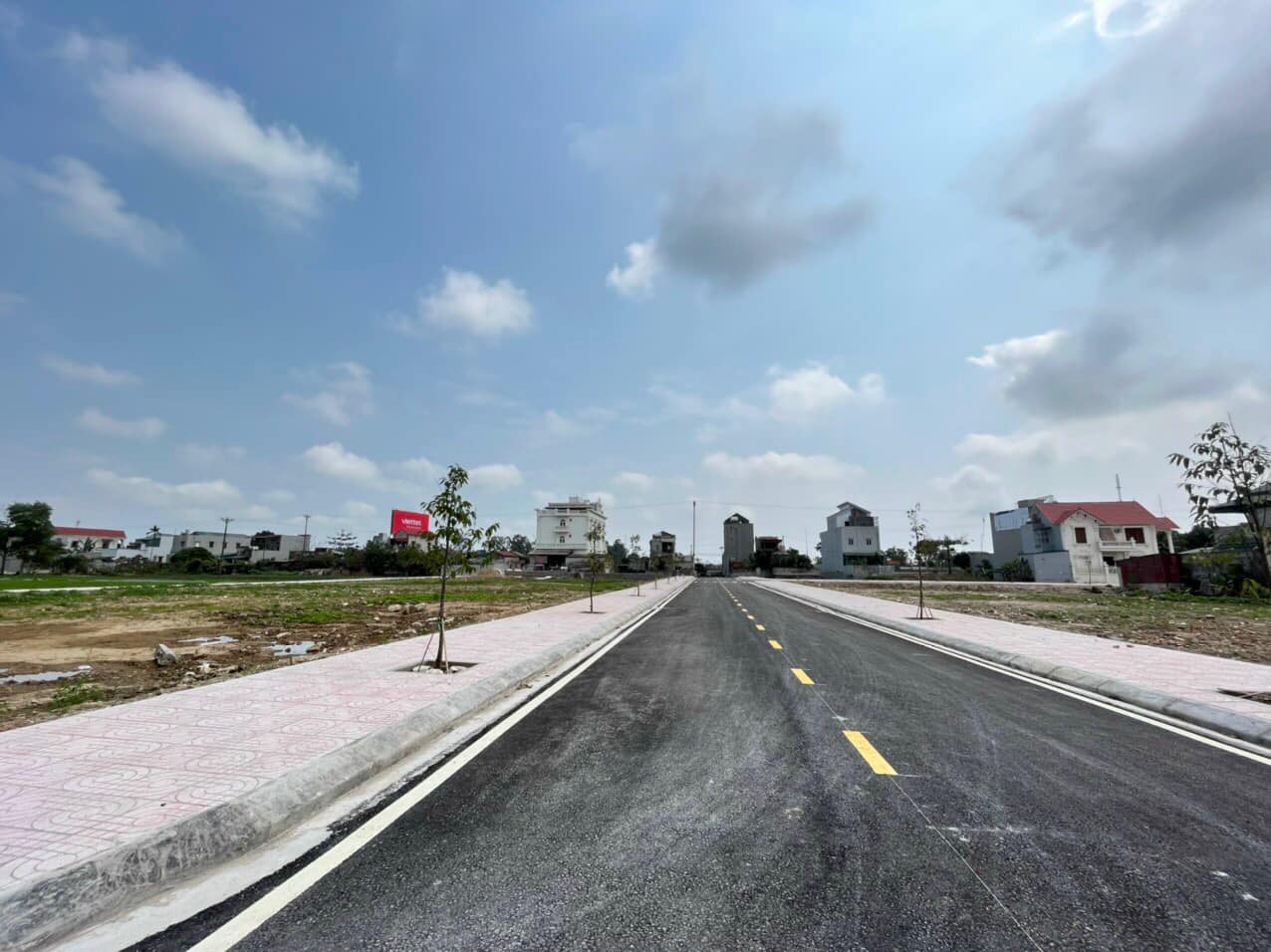 CẮT LỖ NỮA TỶ LÔ ĐẤT NGAY QUỐC LỘ 1A THỊ TRẤN TÂN PHONG - QUẢNG XƯƠNG