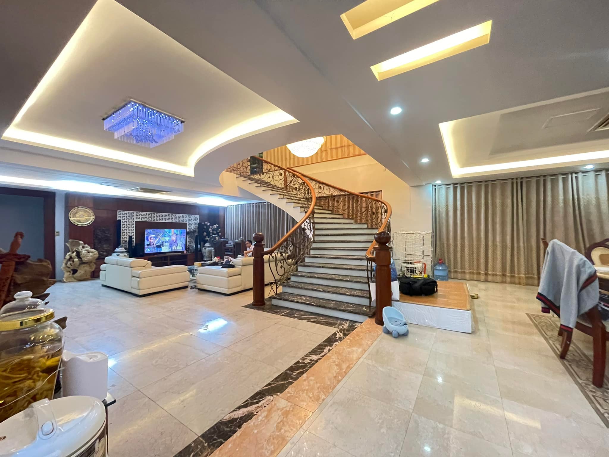 Bán gấp biệt thự văn Khê kinh doanh văn phòng đẳng cấp 18.xxxx tỷ.