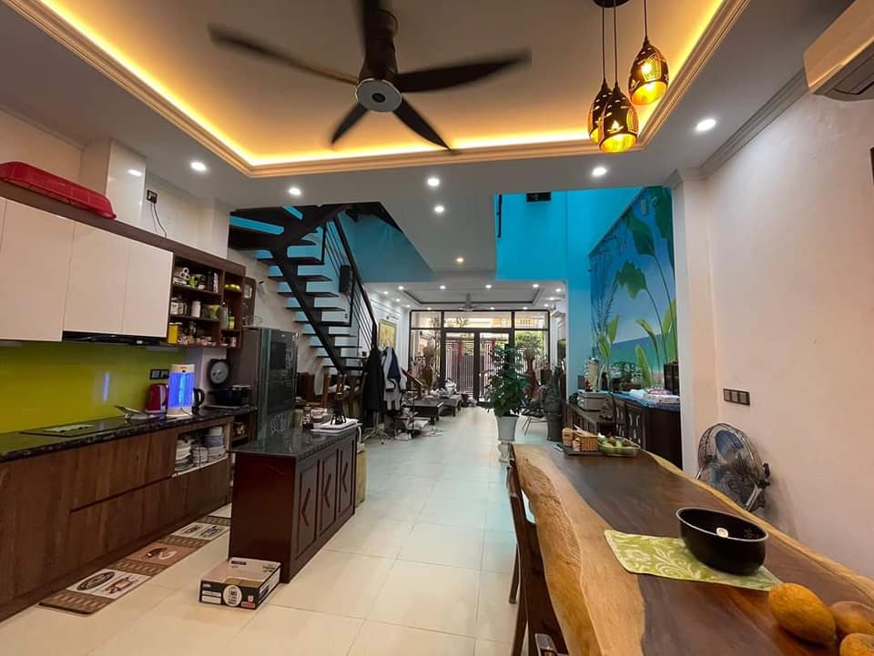 Nhà Đẹp Khu Phân Lô Nguyễn Văn Cừ, Ô Tô Tránh, Kinh Doanh, 68m2, 4 Tầng, Nhỉnh 10 Tỷ.