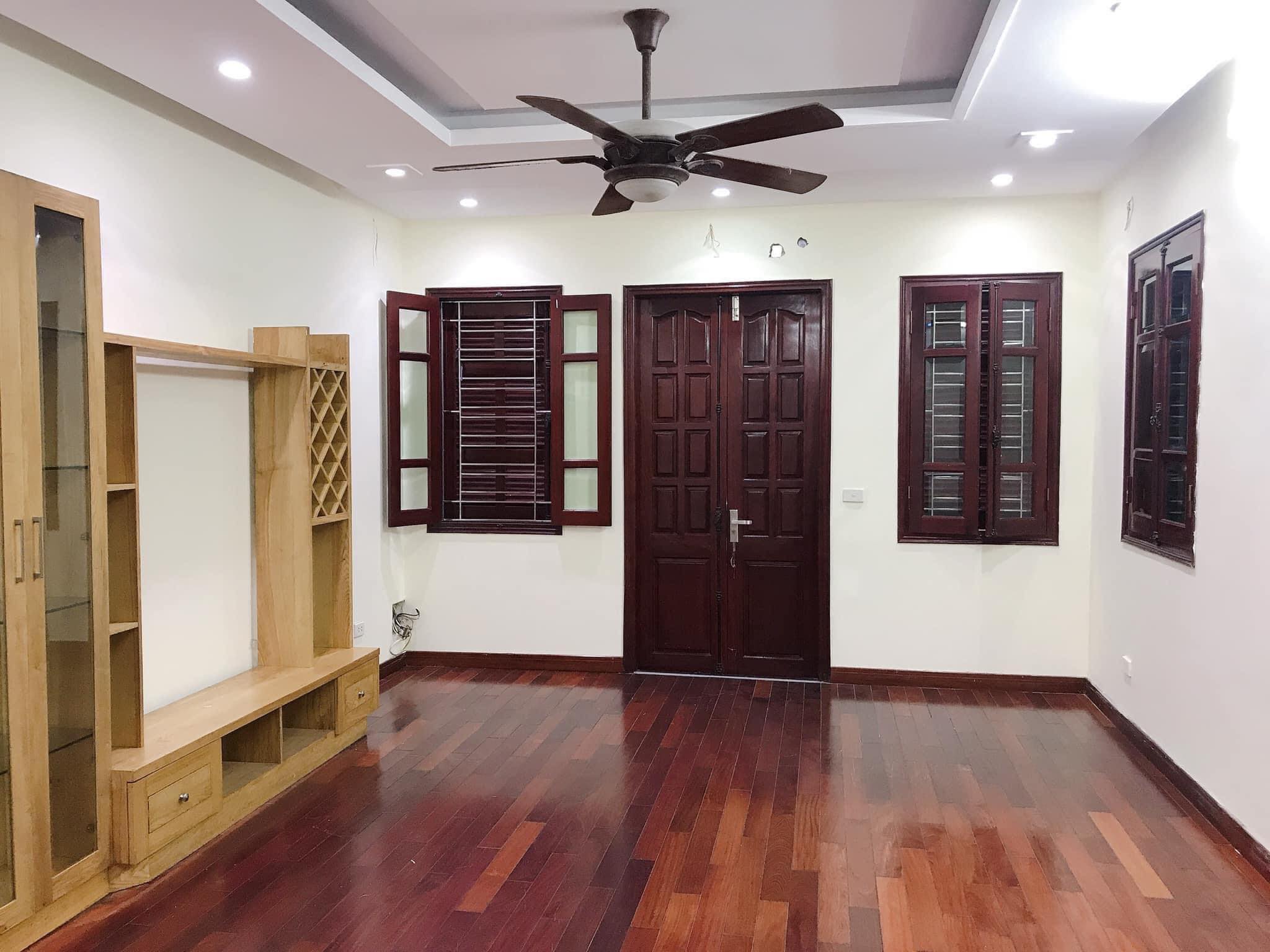 Bán nhà Cát Linh 4,4 tỷ gần ô tô, lô góc 46m2