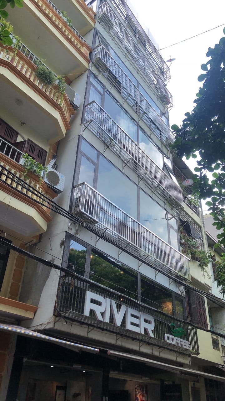 BÁN NHÀ MP SỐ 92 NHUỆ GIANG-ĐỐI DIỆN VƯỜN HOA-VỈA HÈ 20M KINH DOANH :50/280M2, 7T, R 6.5M,THANG MÁY