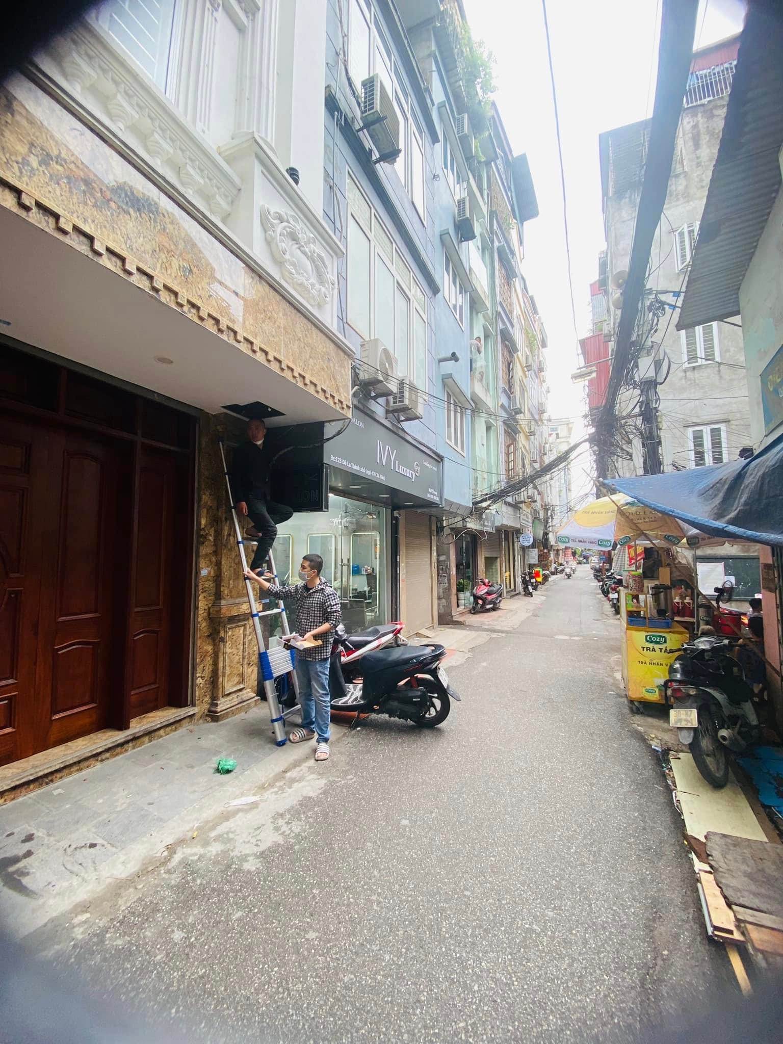 BÁN NHÀ MẶT PHỐ ĐÊ LA THÀNH NHỎ QUẬN ĐỐNG ĐA - 30M 6 TẦNG MT 5.5M - NHỈNH 9 TỶ NHÀ MỚI TINH KINH DOANH SẦM UẤT 100M RA XÃ ĐÀN