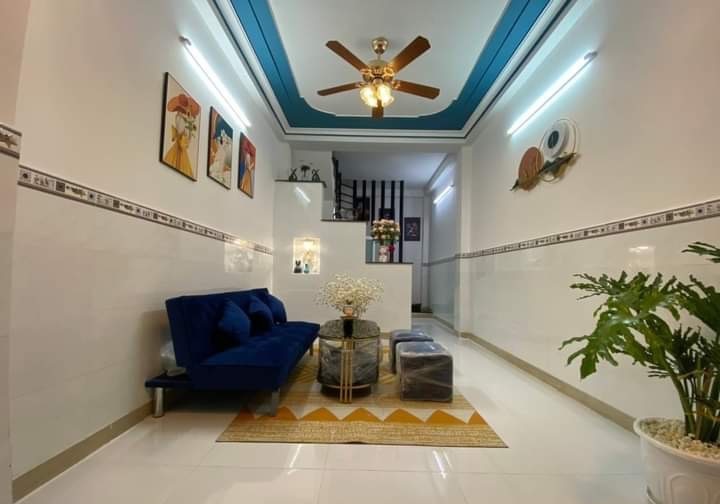 NHÀ TT QUẬN 12, 70 M2, HẺM 10M ,SỔ ĐẸP VUÔNG VỨC, CHỈ 4 TỶ