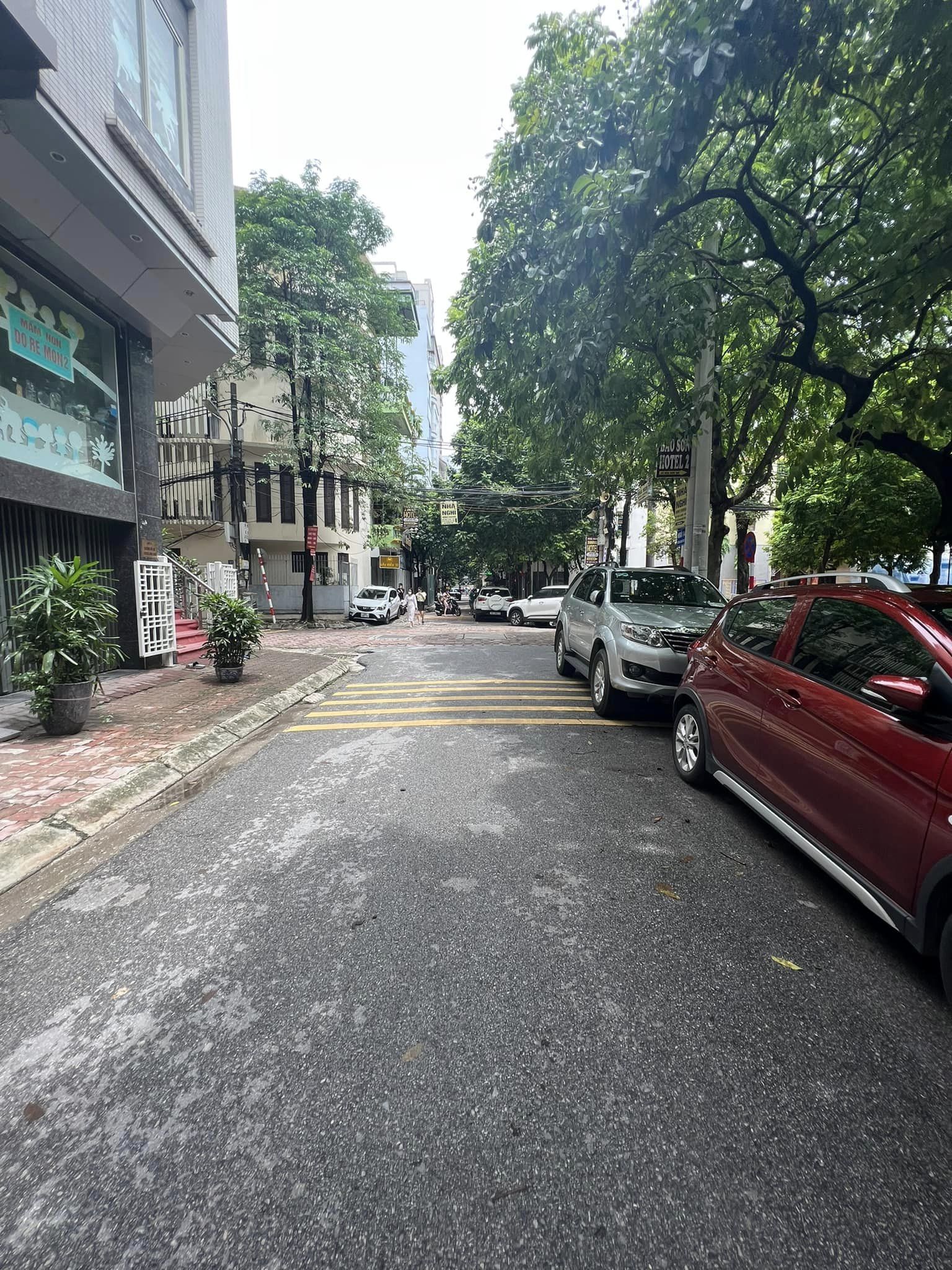 BÁN NHÀ 39 NGỤY NHƯ KON TUM - NGUYỄN TUÂN ĐƯỜNG 15M VỈA HÈ Ô TÔ ĐỖ DTSD: 60/295M, MT 5M, 17.8 TỶ (MTG)