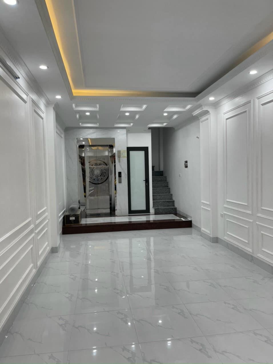 Bán Nhà Đường Cầu Giấy, Oto Thang Máy Kinh Doanh Ngõ Thông, 38m 7.95tỷ 6tầng