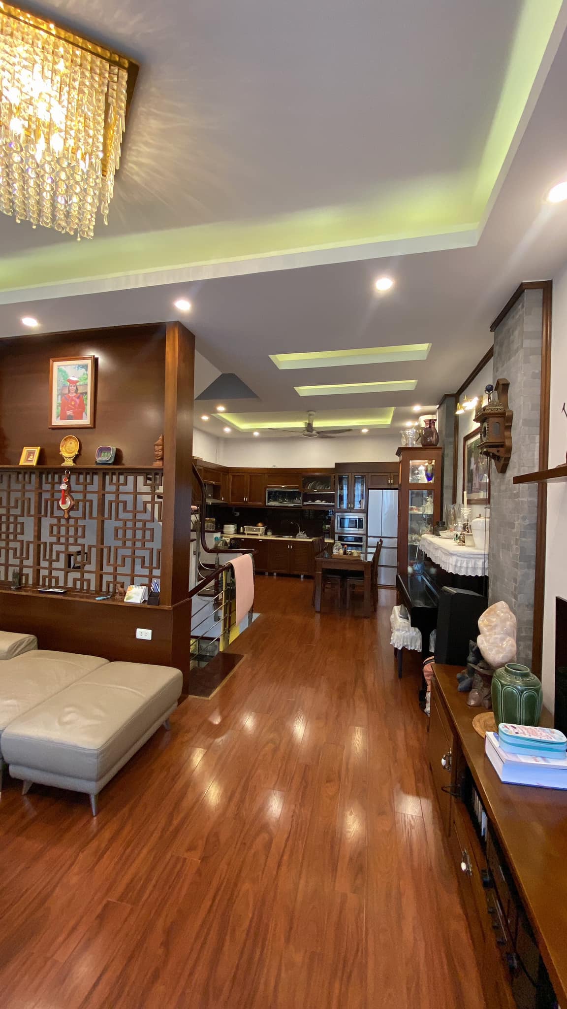 Nhà 7 tỷ đẹp nhất Hoàng Ngân - 5 tầng x 46m2, lô góc, ô tô đỗ cửa, tặng nội thất nhập ngoại