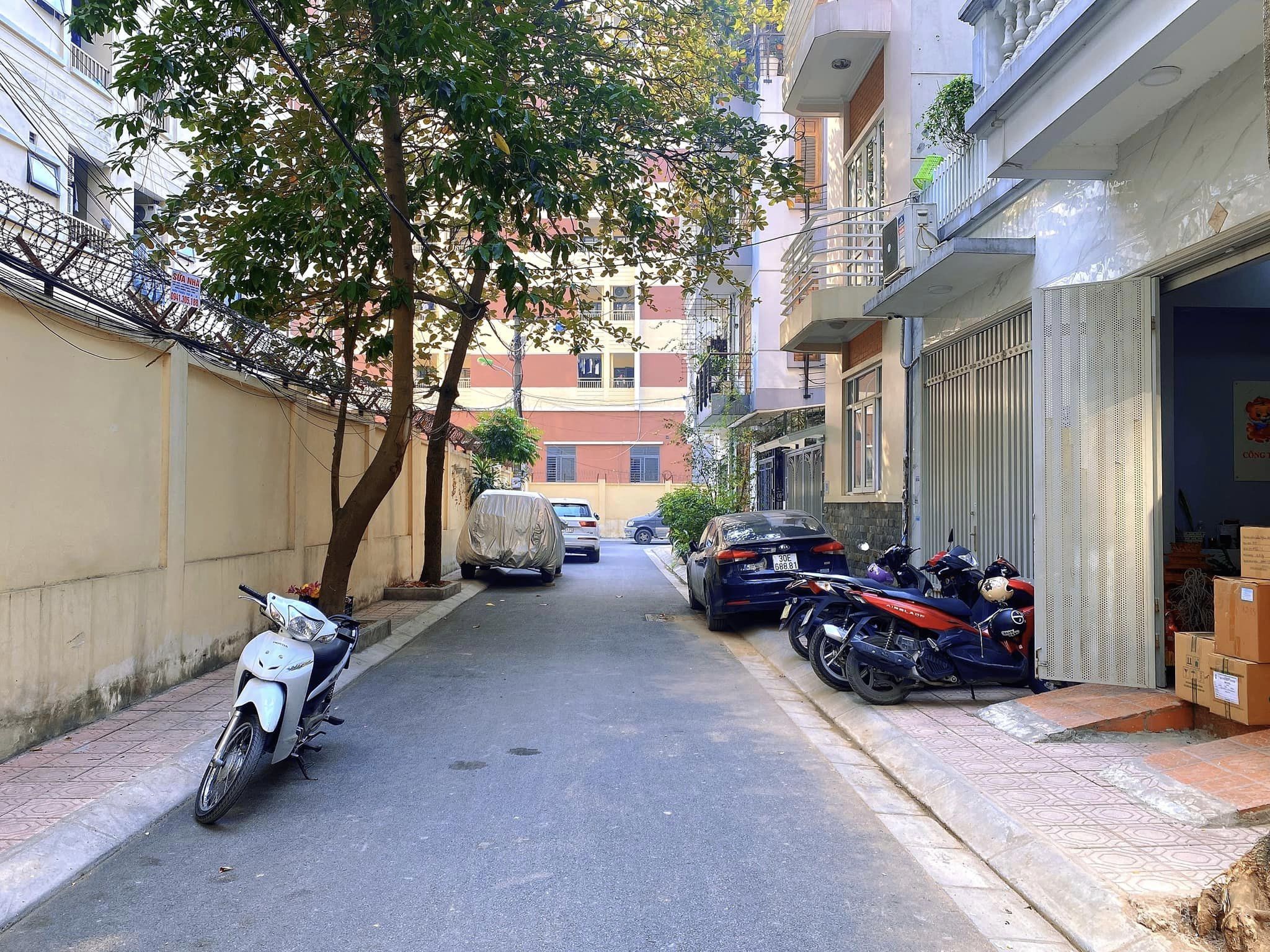 Bán Biệt Thự Phân Lô Ba Đình 80M2 4Tầng Mặt Tiền 8.2M-Vỉa hè ôtô tránh-Cây Xanh Yên Tĩnh