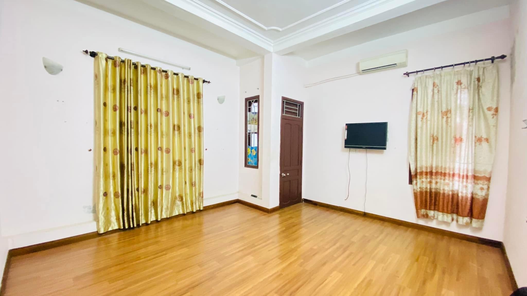 Bán nhà ngõ 1194 Đường Láng - Chùa Láng, phân lô 48m2 xây 5 tầng, ô tô đỗ cửa, kinh doanh, ở sướng