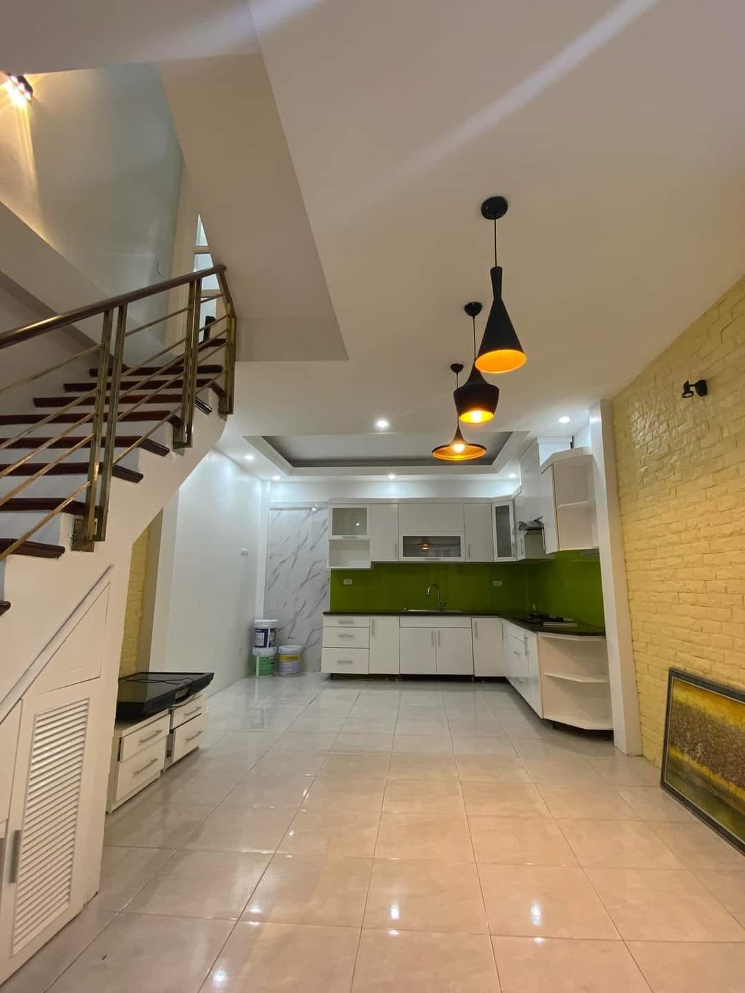 Bán nhà ngõ 173 Hoàng Hoa Thám, 4 tầng ở luôn, hạ giá chào 5 tỷ ngày 17/6.