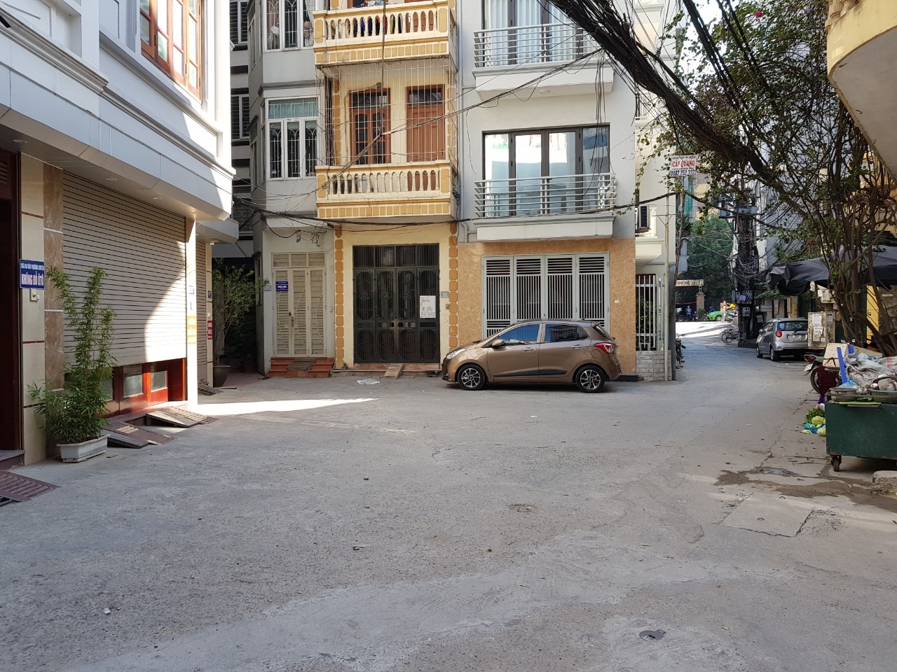 BÁN NHÀ LẠC LONG QUÂN,LÔ GÓC, CÁCH PHỐ 50M, GARA OTO, VĂN PHÒNG 55M2 X 5T, MT 4,7M. 12.5 TỶ