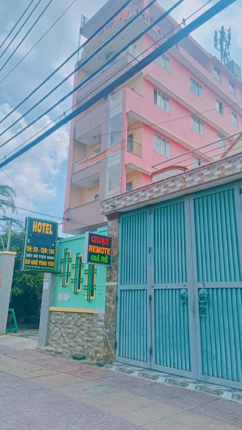 Bán Nhà Mặt Tiền Tô Ký Hóc Môn Ngang 10m 25 Tỷ Vuông Vức 237m2