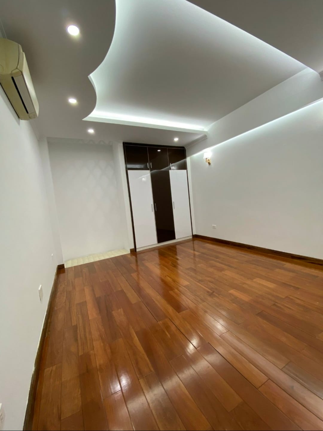 Bán nhà phân lô KĐT Trần Nguyên Đán,DT 66m x 4,ngõ ô to có vỉa hè