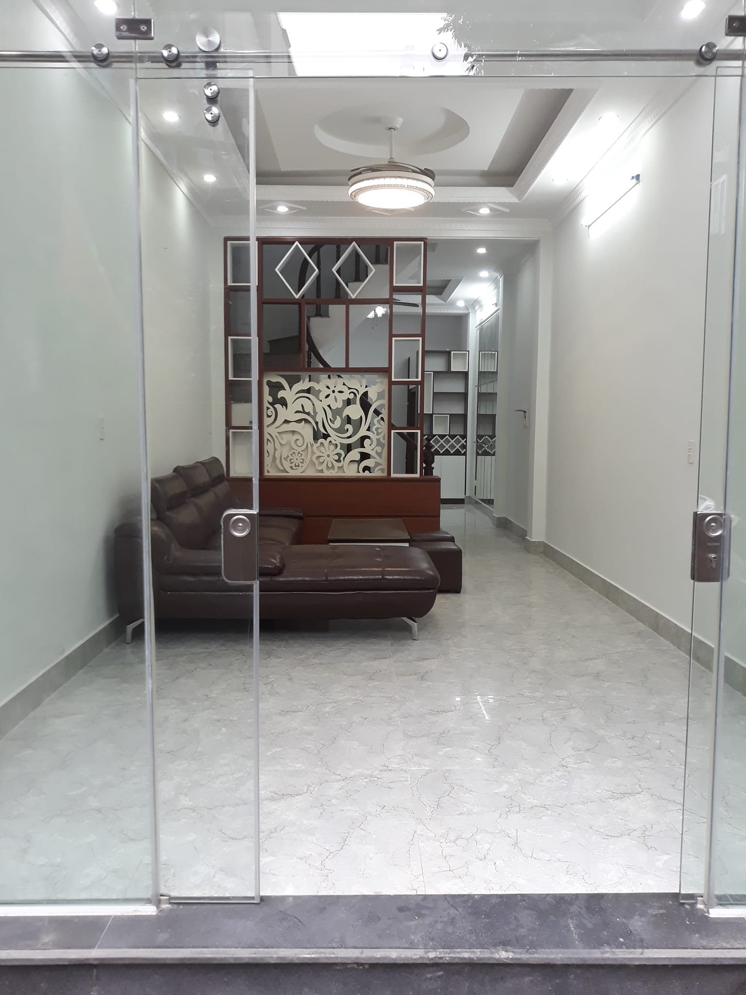 Bán nhà Tam Trinh, Yên Sở. Ô tô đỗ cửa, kinh doanh. Mới xây, full nội thất.Giá chỉ 4.7 tỷ