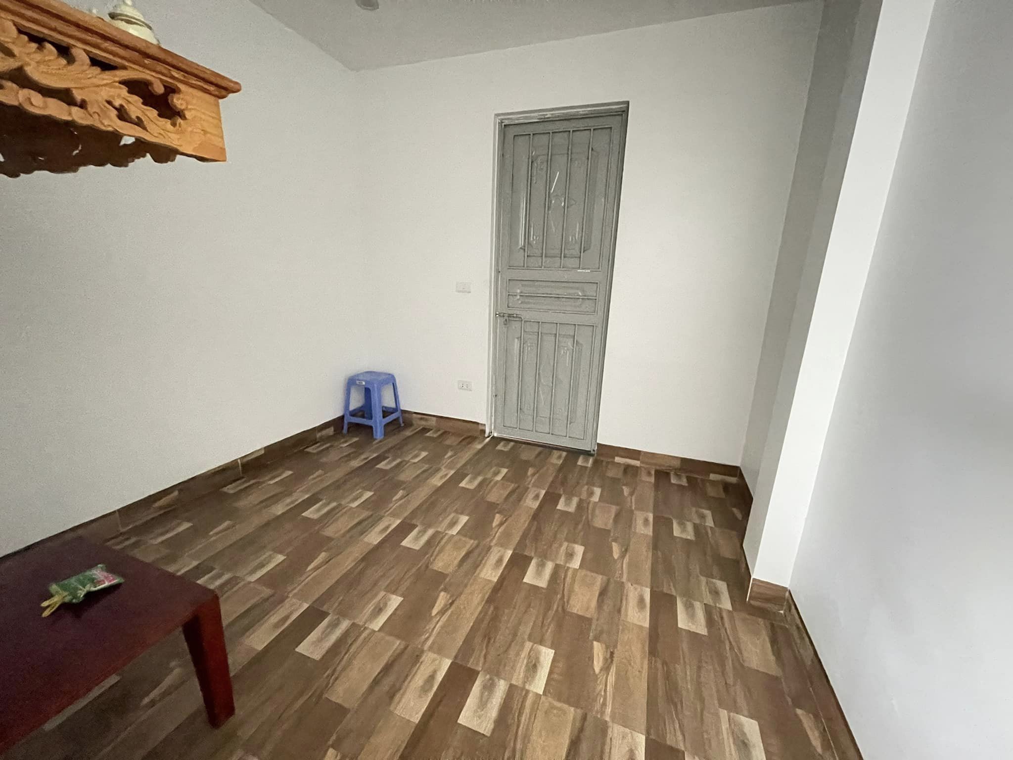 Bán căn nhà 68m2 phố Nghi Tàm, Tây Hồ Gara Ô tô 7 chỗ Kinh doanh siêu tốt 3.3 Tỷ.