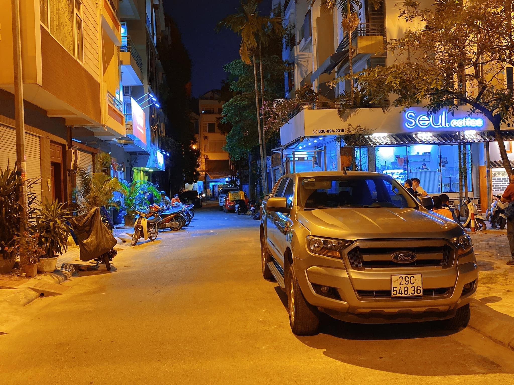 BÁN BIỆT THỰ KHU PHÂN LÔ PHỐ TRUNG KÍNH CẦU GIẤY GẦN PHỐ MẠC THÁI TỔ, OTO THÔNG, GẦN PHỐ.