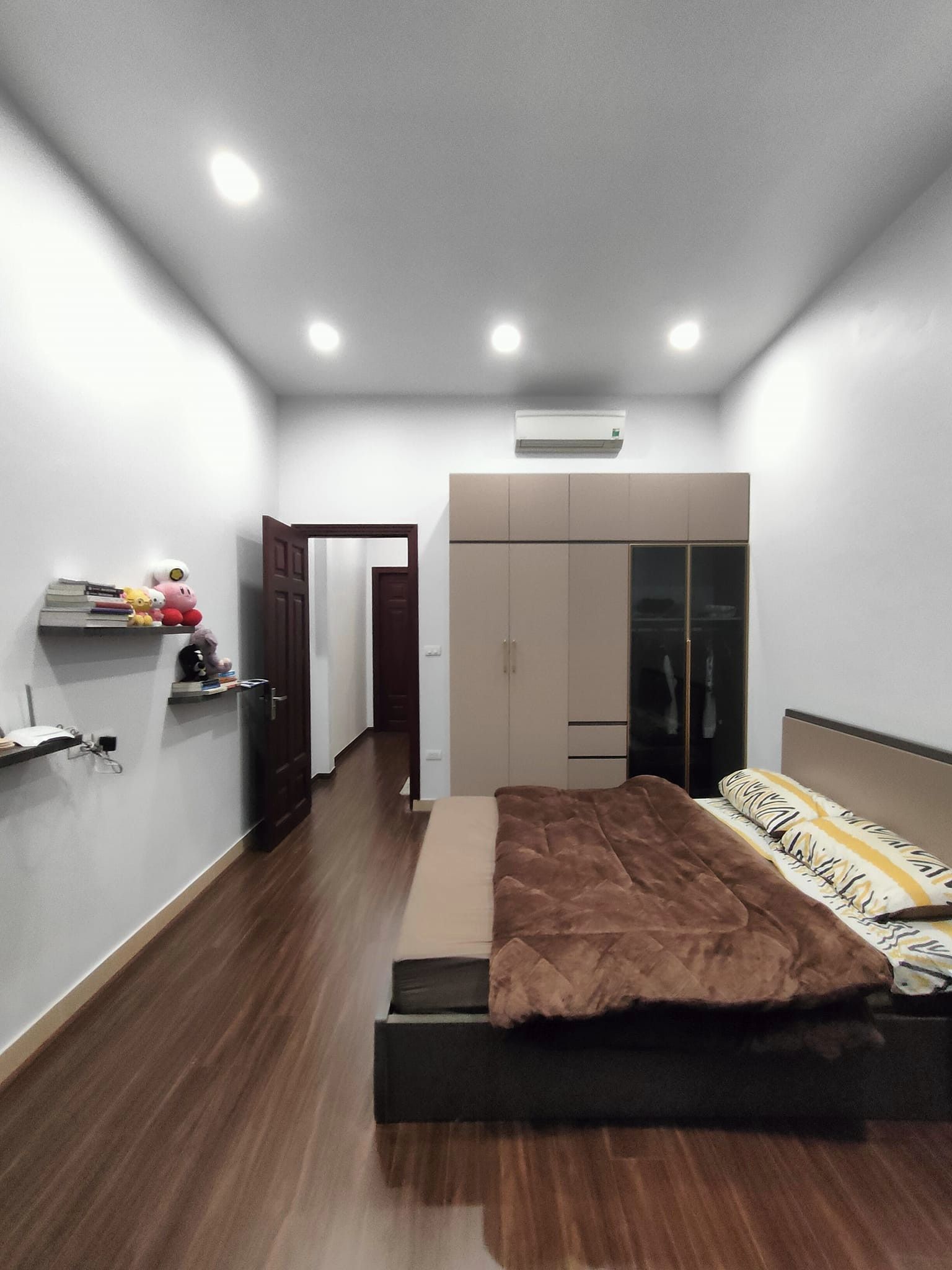 Bán nhà Thanh Xuân, Hoàng Văn Thái, 100m, mt 5m. Giá: 16.5 tỷ