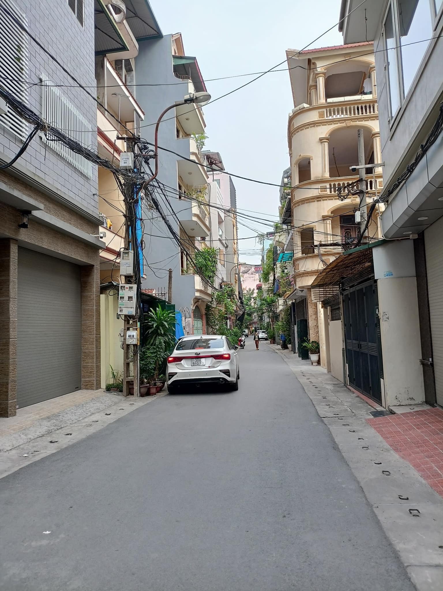 Bán nhà phố Yên Lạc - Hai Bà Trưng, phân lô, ô tô dừng đỗ, Kinh doanh 59m2, 11.5 Tỷ TL